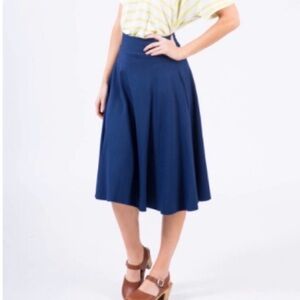 Elegant Blue Midi Skirt with Pockets
